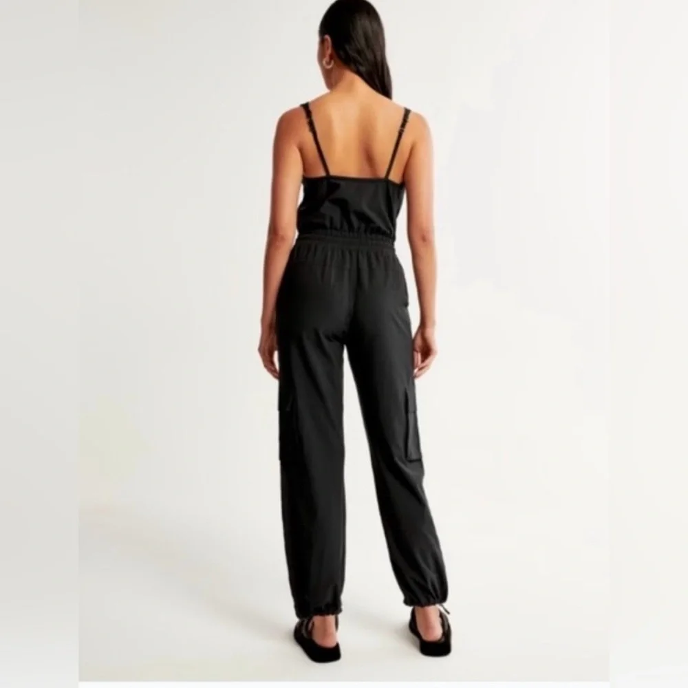 Abercrombie & Fitch Travelers Cargo Jumpsuit - Picture 2 of 14